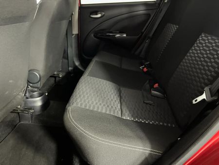 2016-Toyota-Etios-Cross-15-XS-5-dr_3