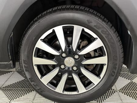2016-Toyota-Etios-Cross-15-XS-5-dr_5