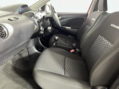 2016-Toyota-Etios-Cross-15-XS-5-dr_8