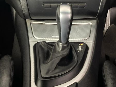 2012-BMW-1-Series-120i-Convertible-M-Sport-Auto_9