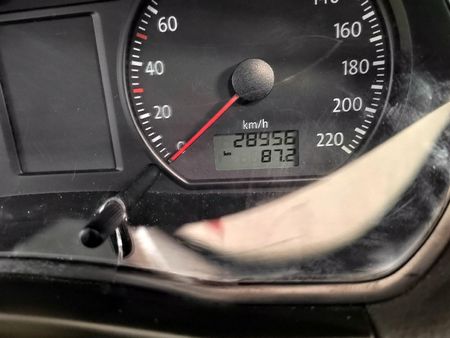 2015-Volkswagen-Polo-Vivo-GP-14-Trendline_3
