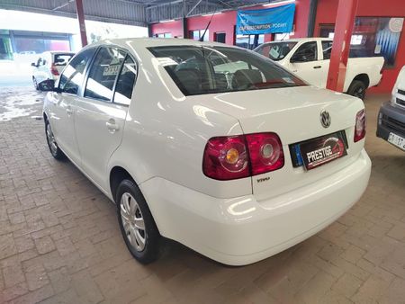 2015-Volkswagen-Polo-Vivo-GP-14-Trendline_6