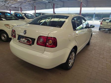 2015-Volkswagen-Polo-Vivo-GP-14-Trendline_8