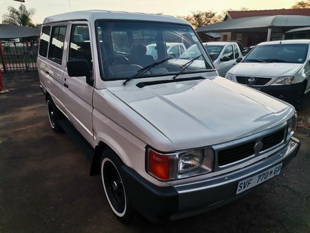 1999-Toyota-Venture-2200-64_2