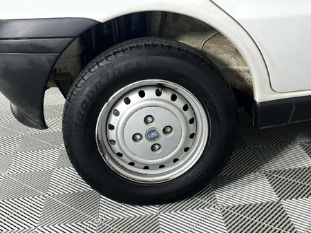 2004-Fiat-Palio-12-ED-5-dr_6