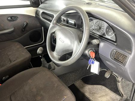 2004-Fiat-Palio-12-ED-5-dr_8