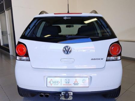 2017-Volkswagen-Polo-Vivo-GP-16-Maxx-5-dr_4
