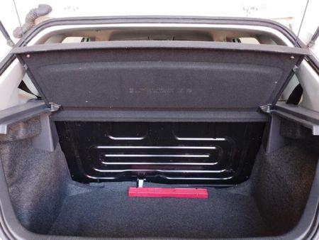2017-Volkswagen-Polo-Vivo-GP-16-Maxx-5-dr_5