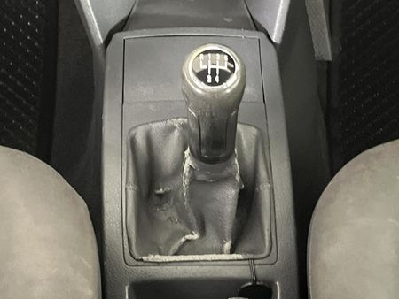 2004-Volkswagen-Polo-Classic-16-Comfortline_9