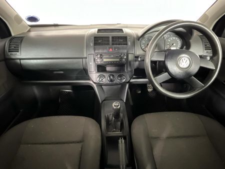 2004-Volkswagen-Polo-Classic-16-Comfortline_1