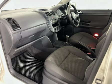 2004-Volkswagen-Polo-Classic-16-Comfortline_7