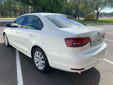 2018-Volkswagen-Jetta-GP-14-TSI-Comfortline-Auto_4