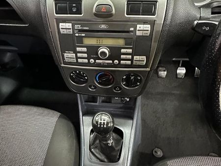 2014-Ford-Ikon-16-Trend_8