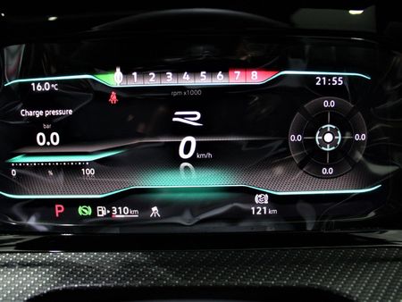 2023-Volkswagen-Golf-8-20-TSI-R-DSG_9
