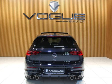 2023-Volkswagen-Golf-8-20-TSI-R-DSG_5