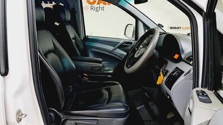 2005-Mercedes-Benz-Vito-115-CDI-CrewBus_9