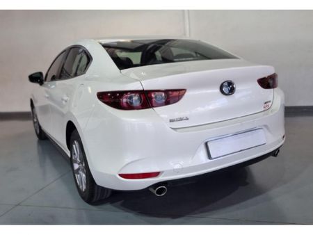 2019-Mazda-3-15-Active_2