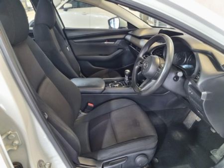2019-Mazda-3-15-Active_6