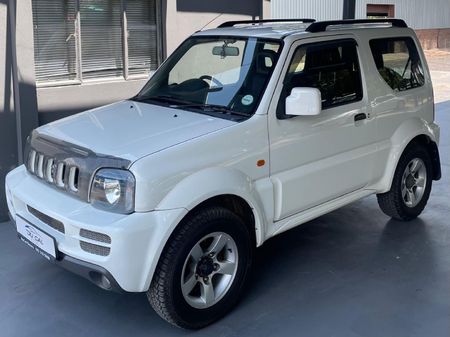 2010-Suzuki-Jimny-13_0