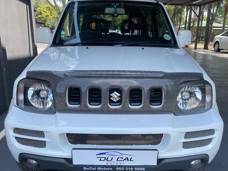 2010-Suzuki-Jimny-13_1