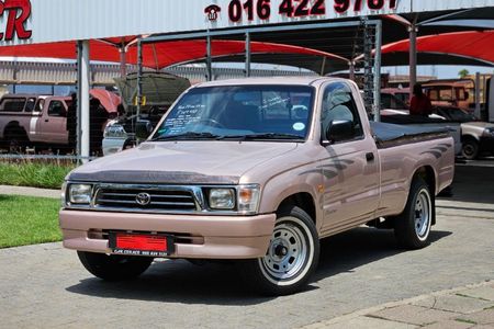 2000-Toyota-Hilux-2000-SR-Single-Cab_0