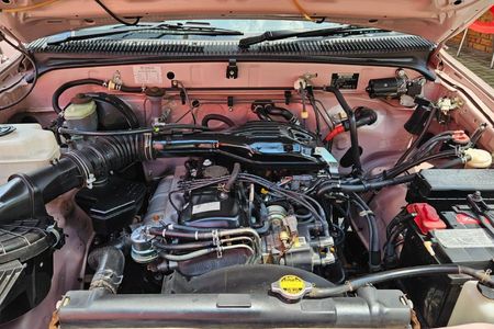 2000-Toyota-Hilux-2000-SR-Single-Cab_14