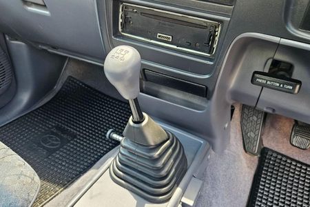 2000-Toyota-Hilux-2000-SR-Single-Cab_21