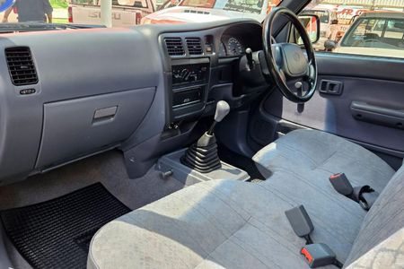 2000-Toyota-Hilux-2000-SR-Single-Cab_28