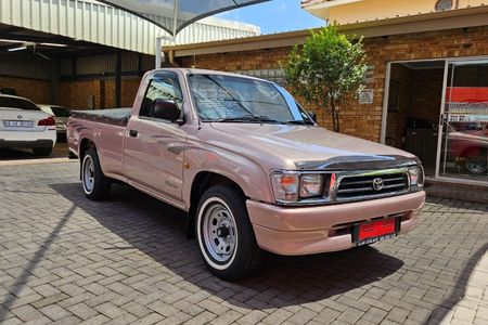 2000-Toyota-Hilux-2000-SR-Single-Cab_2