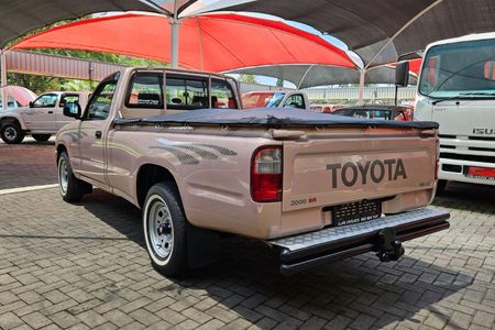 2000-Toyota-Hilux-2000-SR-Single-Cab_5