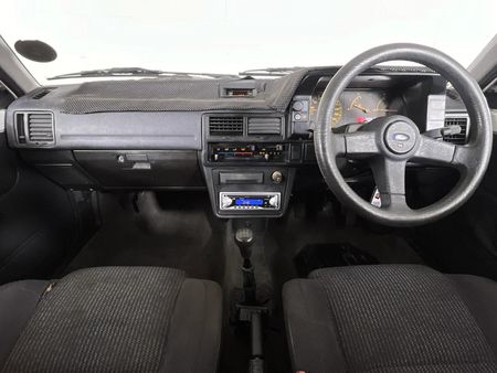 1996-Ford-Laser-13-Tracer-Sedan_1
