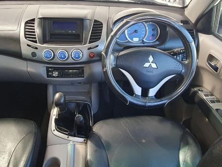2010-Mitsubishi-Triton-32-DI-D-4x4-Double-Cab_10