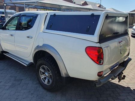2010-Mitsubishi-Triton-32-DI-D-4x4-Double-Cab_4