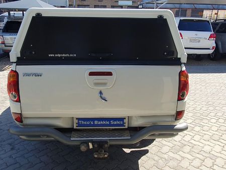 2010-Mitsubishi-Triton-32-DI-D-4x4-Double-Cab_5