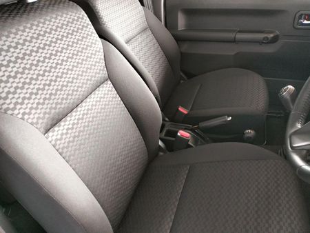 2022-Suzuki-Jimny-15-GLX_3