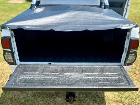 2014-Toyota-Hilux-30-D-4D-Legend-45-Xtra-Cab_7