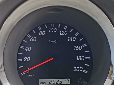 2009-Toyota-Fortuner-40-V6-Raised-Body_11