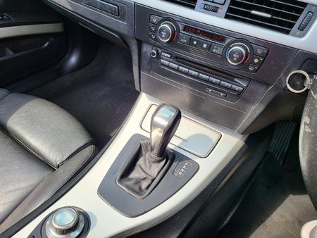 2008-BMW-3-Series-330i-Convertible-M-Sport-Auto_5