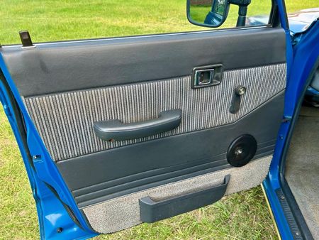 1984-Toyota-Land-Cruiser-FJ60-FJ60-2F-Station-Wagon_17