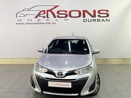 2019-Toyota-Yaris-15-XS-Auto-5-dr_0