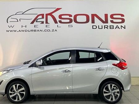 2019-Toyota-Yaris-15-XS-Auto-5-dr_1