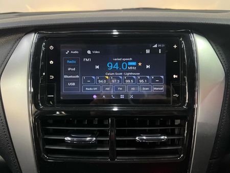 2019-Toyota-Yaris-15-XS-Auto-5-dr_5