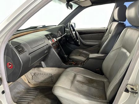 1998-Mercedes-Benz-C-Class-C-240-Elegance-Auto_8