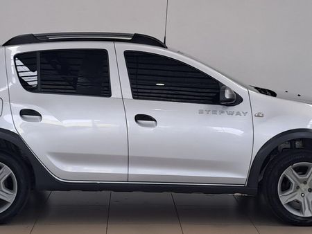 2017-Renault-Sandero-900T-Stepway-Expression_1