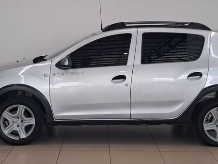 2017-Renault-Sandero-900T-Stepway-Expression_5