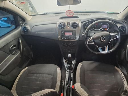 2017-Renault-Sandero-900T-Stepway-Expression_8