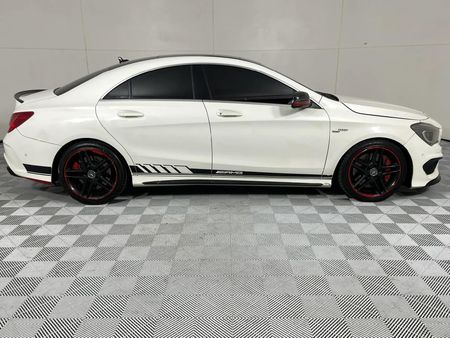 2014-Mercedes-AMG-CLA-45-AMG_15