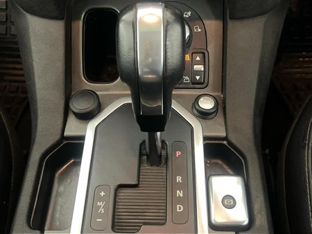 2014-Land-Rover-Discovery-4-50-V8-SE_10