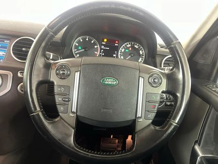 2014-Land-Rover-Discovery-4-50-V8-SE_12