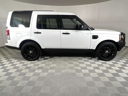 2014-Land-Rover-Discovery-4-50-V8-SE_15